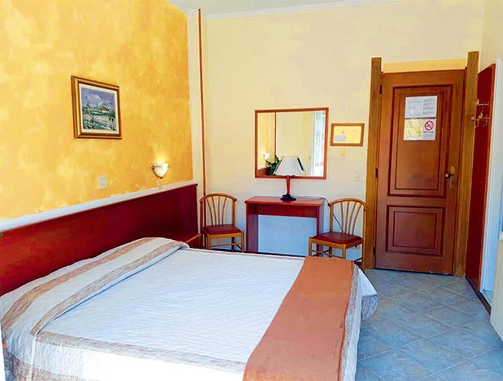 Hotel Capri Diano Marina Esterno foto