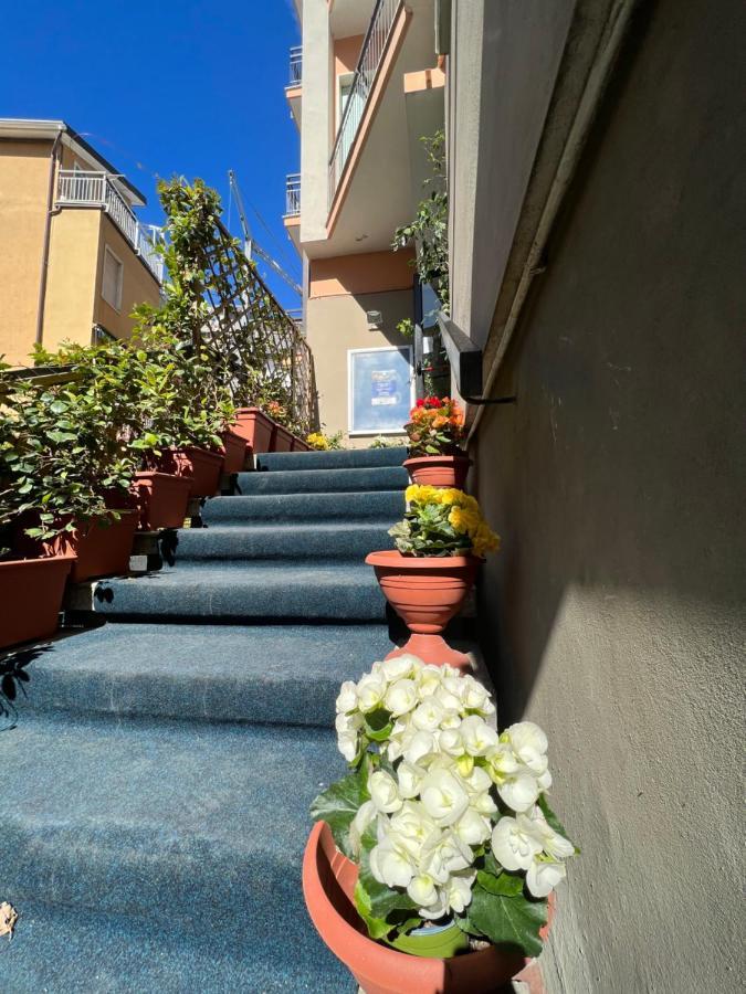 Hotel Capri Diano Marina Esterno foto