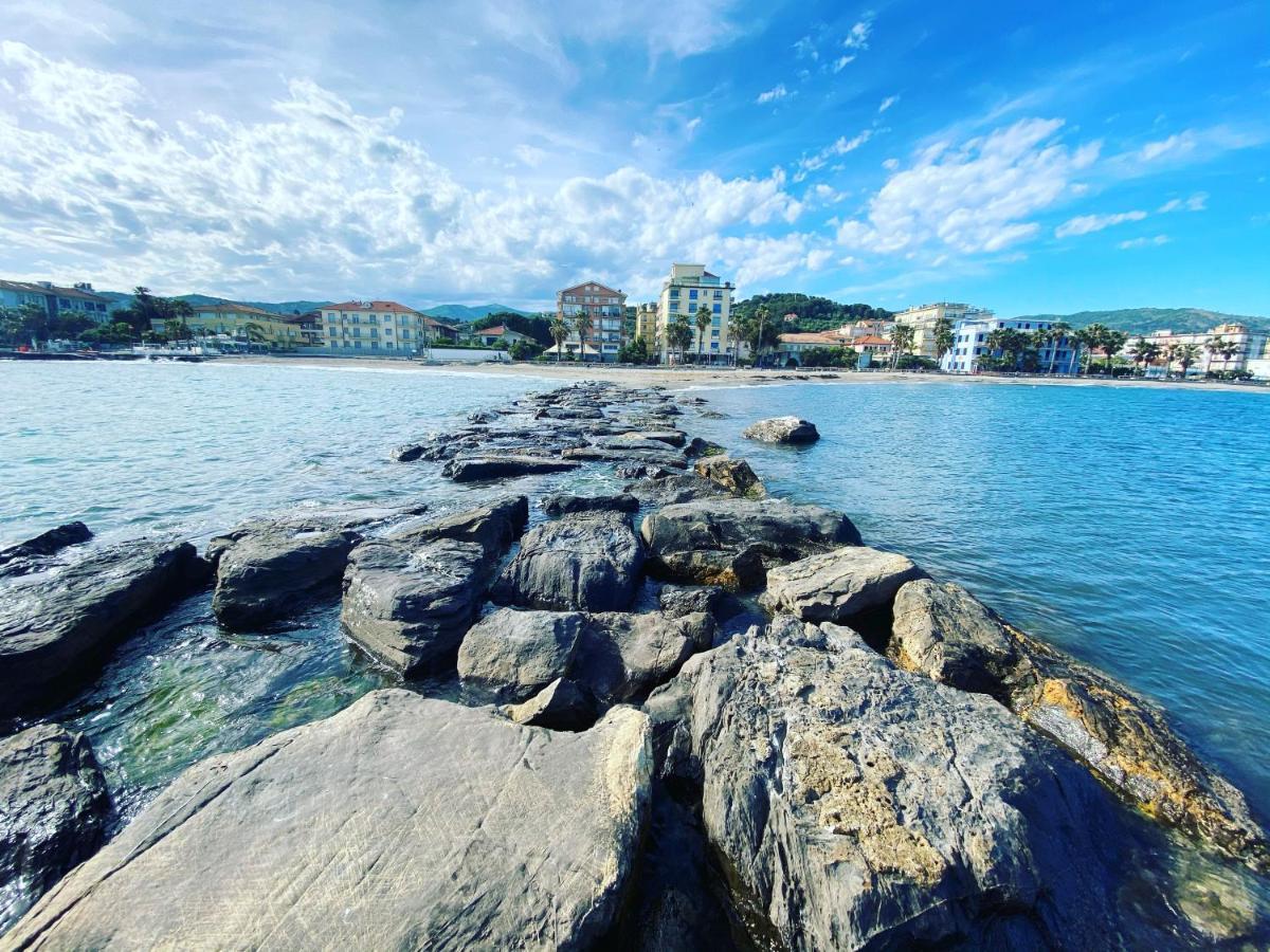 Hotel Capri Diano Marina Esterno foto