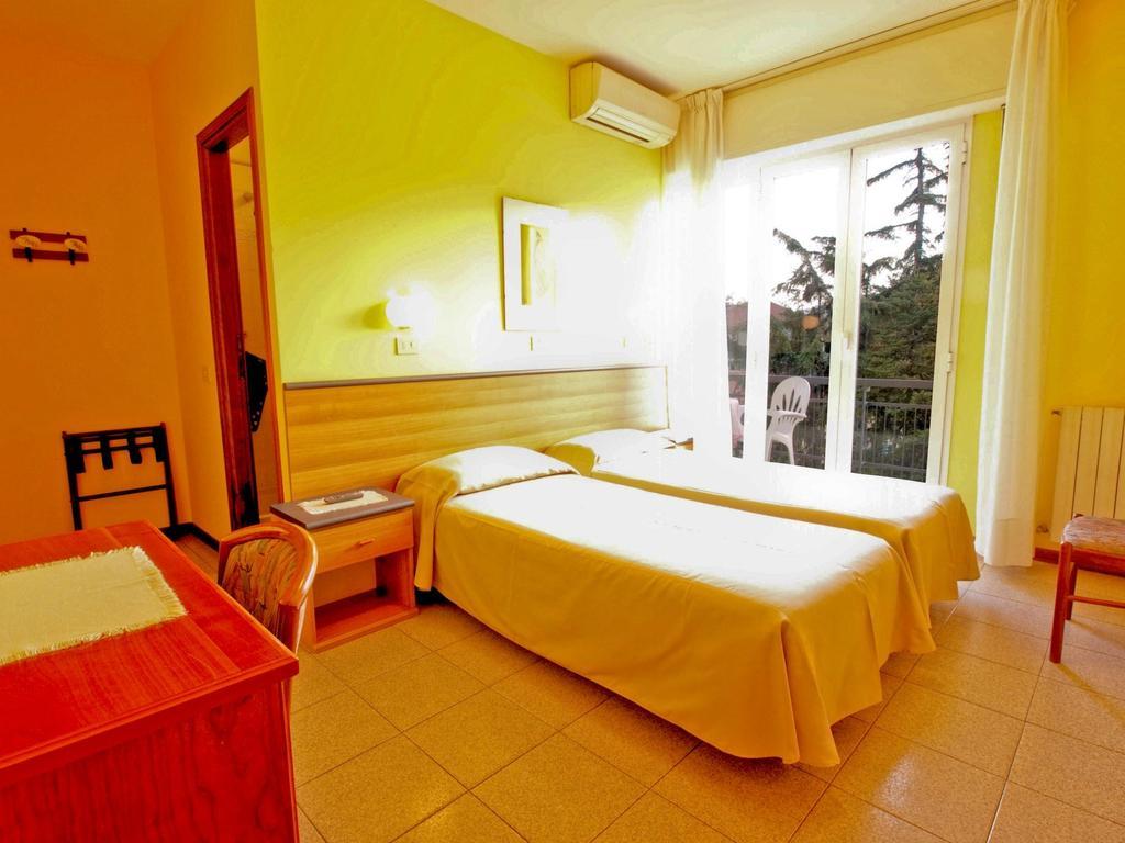 Hotel Capri Diano Marina Esterno foto